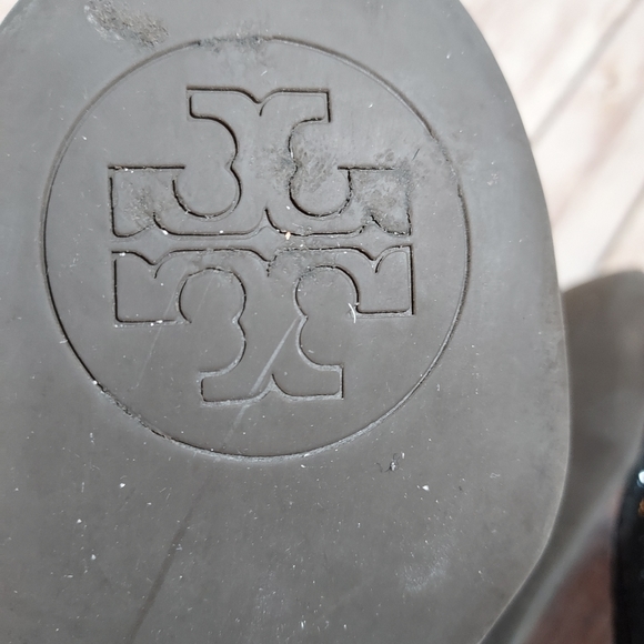 Tory Burch black patent logo Caroline wedge heels 7 - Picture 8 of 16